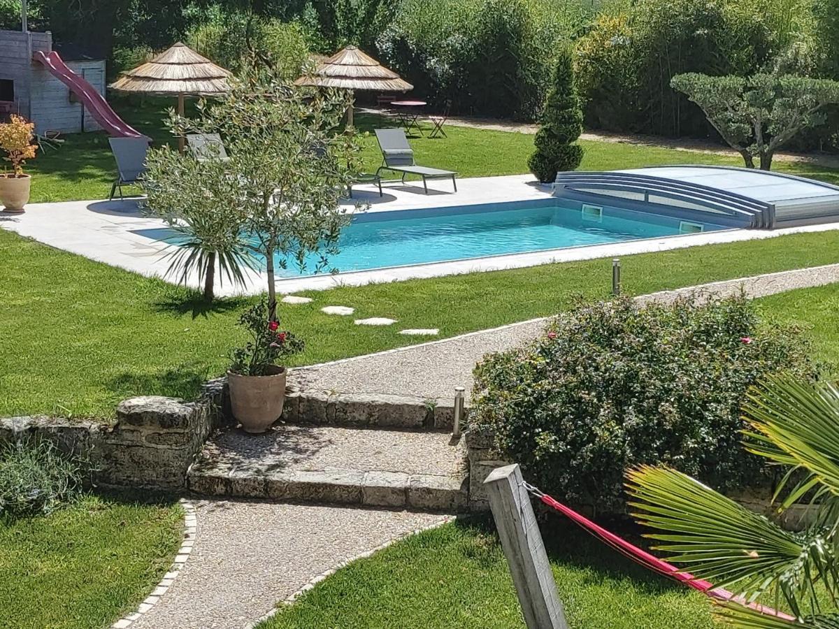 Bed and Breakfast Les Marguerites Champdolent Exterior foto