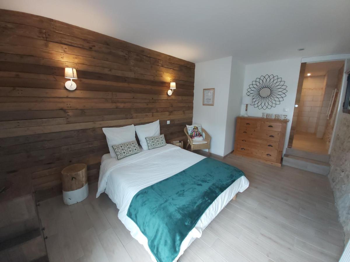 Bed and Breakfast Les Marguerites Champdolent Exterior foto